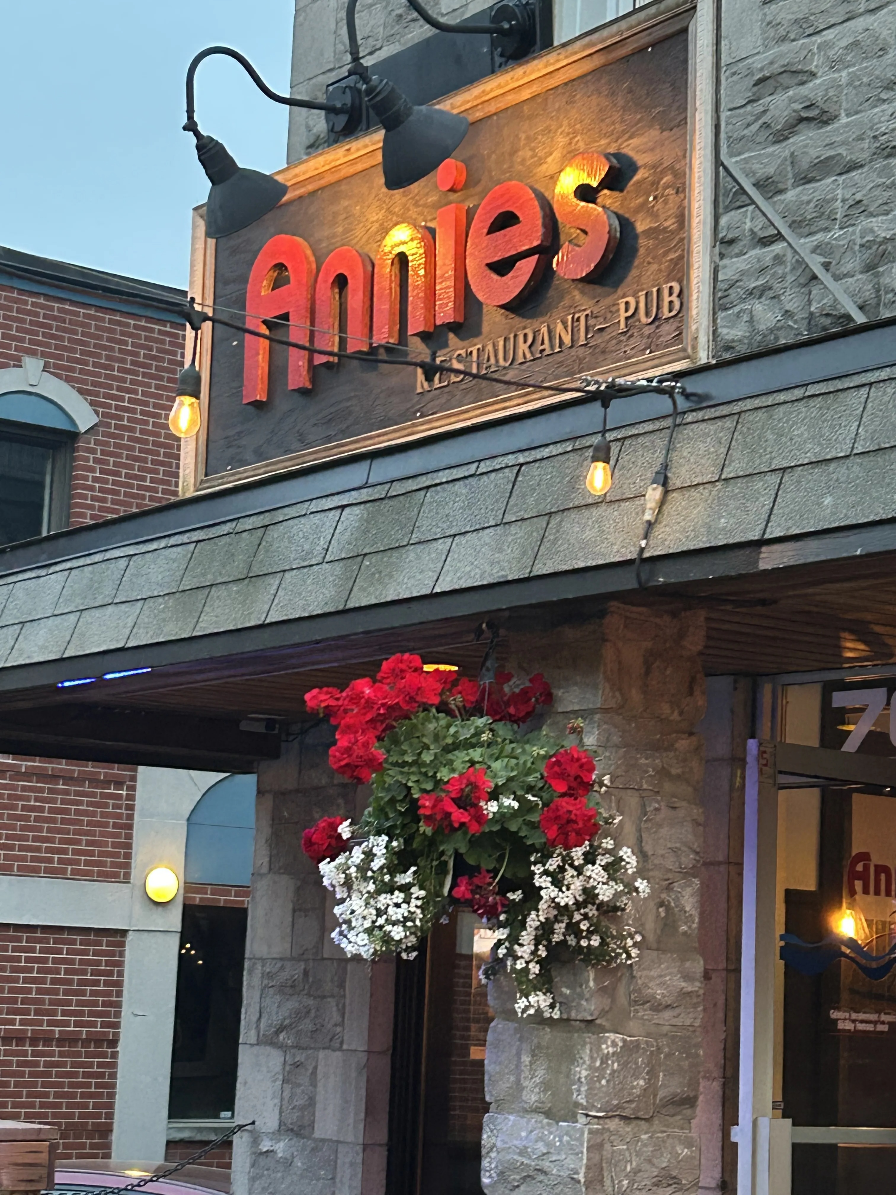 Annie's restaurant sign